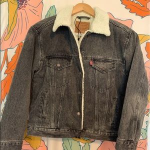 Levis black jean sherpa lined jacket Medium